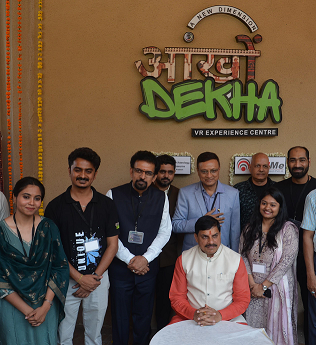 Group photo at Aankhon Dekha VR Experience Centre