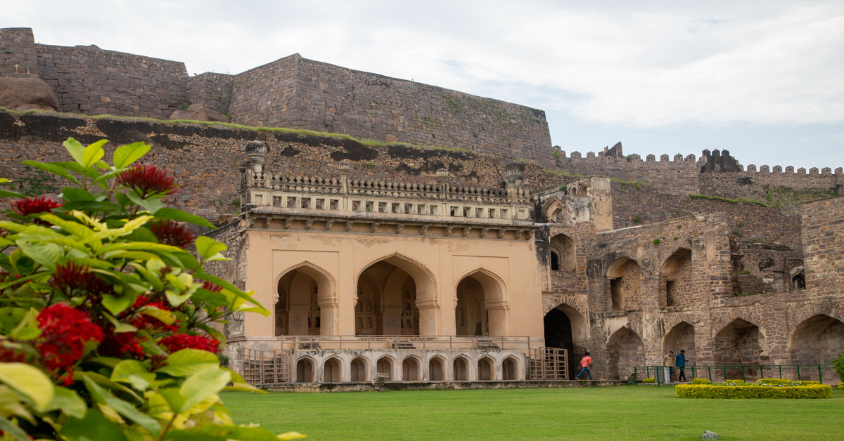 Beautiful front view of Golconda Fort 